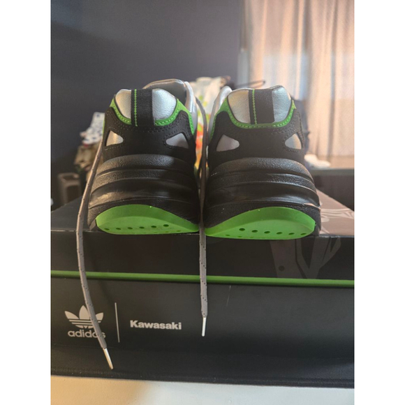 Men's Adidas x Kawasaki ZX22 Sneakers US 8.5 Silver Green Black - Picture 4 of 10